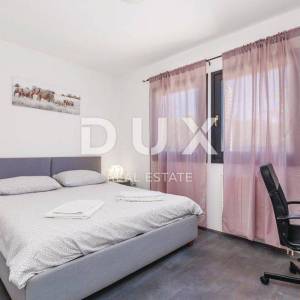 OPATIJA, POBRI - samostojeća kuća 170m2 s pogledom na more i bazenom + okoliš 700m2
