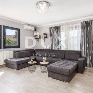 OPATIJA, POBRI - samostojeća kuća 170m2 s pogledom na more i bazenom + okoliš 700m2