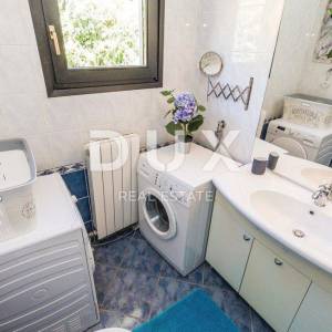 OPATIJA, POBRI - samostojeća kuća 170m2 s pogledom na more i bazenom + okoliš 700m2