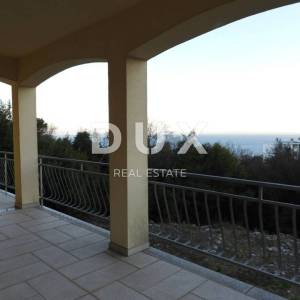 OPATIJA, POBRI - samostojeća kuća 580m² s pogledom na more + okućnica 3200m2