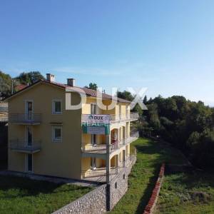 OPATIJA, POBRI - samostojeća kuća 580m² s pogledom na more + okućnica 3200m2