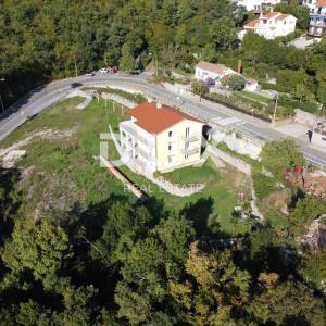 OPATIJA, POBRI - samostojeća kuća 580m² s pogledom na more + okućnica 3200m2