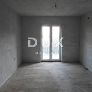 OPATIJA, POBRI - samostojeća kuća 580m² s pogledom na more + okućnica 3200m2