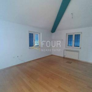Opatija, Pobri, samostojeća kuća, 337.40m2, garaža, konoba
