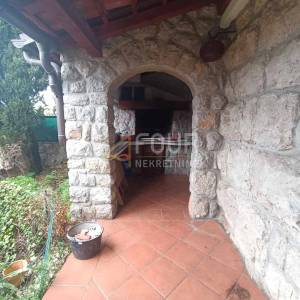 Opatija, Pobri, samostojeća kuća, 337.40m2, garaža, konoba
