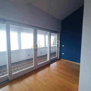 Opatija, Pobri, samostojeća kuća, 337.40m2, garaža, konoba