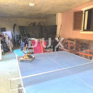 OPATIJA, POBRI - Trosoban stan s 2 kupatila i okućnicom za radnike