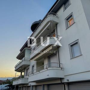 OPATIJA, POBRI - veći stan u novijoj gradnji s panoramskim pogledom na more, 3 minute od Opatije