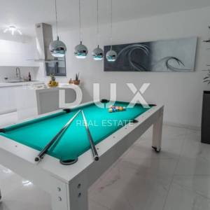 OPATiJA, POBRI- villa 500m2 s panoramskim pogledom na more i bazenom na krovu + okoliš 800m2