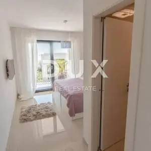 OPATiJA, POBRI- villa 500m2 s panoramskim pogledom na more i bazenom na krovu + okoliš 800m2