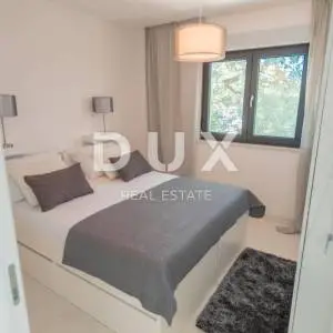 OPATiJA, POBRI- villa 500m2 s panoramskim pogledom na more i bazenom na krovu + okoliš 800m2