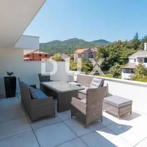 OPATiJA, POBRI- villa 500m2 s panoramskim pogledom na more i bazenom na krovu + okoliš 800m2