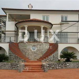 OPATIJA, POBRI - villa /kuća trokatnica- samostojeća 505m² + 1240m2 okoliš