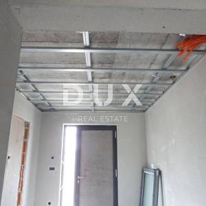 OPATIJA, POBRI - villa  u nizu 214m2 s pogledom na more + uređena okućnica 150m2