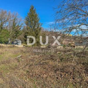 OPATIJA, POBRI – zemljište od 2875 m2 za izgradnju više zgrada ili vila s bazenom blizu Opatije