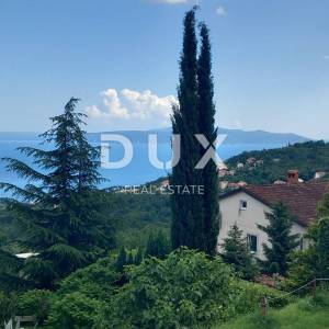 OPATIJA, POLJANE - Prekrasna samostojeća kuća s bazenom, garažom i pogledom na more