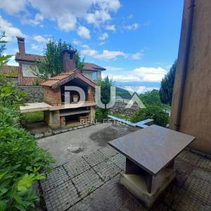 OPATIJA, POLJANE - Prekrasna samostojeća kuća s bazenom, garažom i pogledom na more