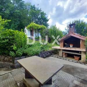 OPATIJA, POLJANE - Prekrasna samostojeća kuća s bazenom, garažom i pogledom na more