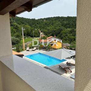 OPATIJA, POLJANE - Prekrasna vila s bazenom i pogledom na more na osami, blizina Opatije