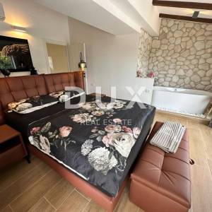 OPATIJA, POLJANE - Prekrasna vila s bazenom i pogledom na more na osami, blizina Opatije