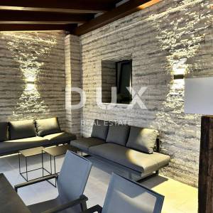 OPATIJA, POLJANE - Prekrasna vila s bazenom i pogledom na more na osami, blizina Opatije