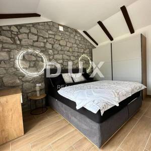OPATIJA, POLJANE - Prekrasna vila s bazenom i pogledom na more na osami, blizina Opatije