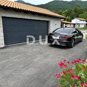 OPATIJA, POLJANE - Prekrasna vila s bazenom i pogledom na more na osami, blizina Opatije