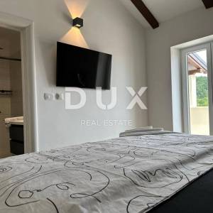 OPATIJA, POLJANE - Prekrasna vila s bazenom i pogledom na more na osami, blizina Opatije