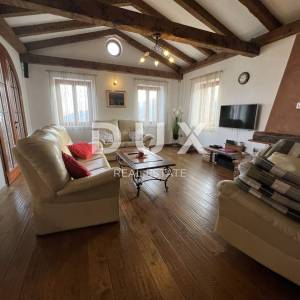 OPATIJA, POLJANE - Rustikalna vila od 300m2 s panoramskim pogledom na Kvarnerski zaljev