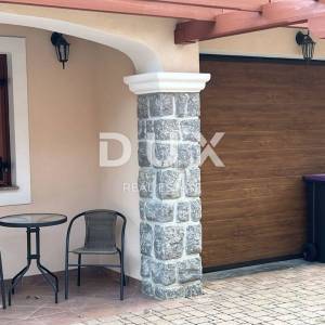OPATIJA, POLJANE - Rustikalna vila od 300m2 s panoramskim pogledom na Kvarnerski zaljev