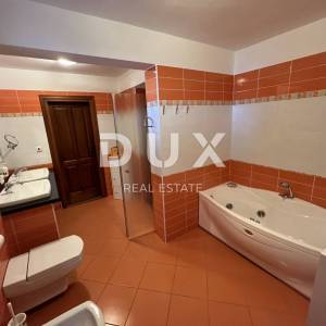 OPATIJA, POLJANE - Rustikalna vila od 300m2 s panoramskim pogledom na Kvarnerski zaljev