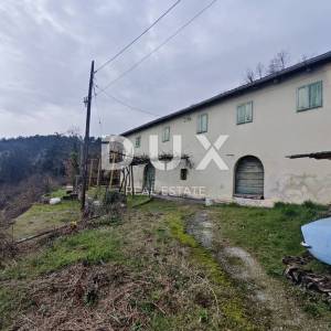 OPATIJA, POLJANE - Starina, 2 gospodarske zgrade, 5500 m2, panoramski pogled!