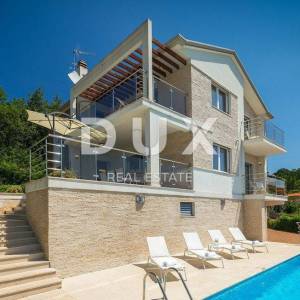 OPATIJA - prekrasna vila s bazenom, panoramskim pogledom na more i potpunom privatnošću