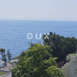 OPATIJA - Prostrani stan s pogledom u secesijskoj vili s puno potencijala, 152m2
