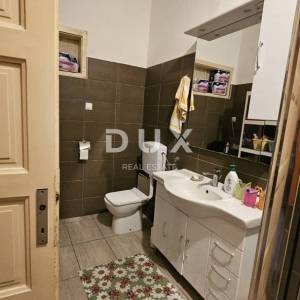 OPATIJA - Prostrani stan s pogledom u secesijskoj vili s puno potencijala, 152m2
