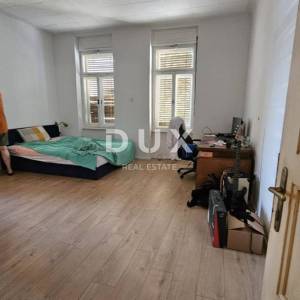 OPATIJA - Prostrani stan s pogledom u secesijskoj vili s puno potencijala, 152m2
