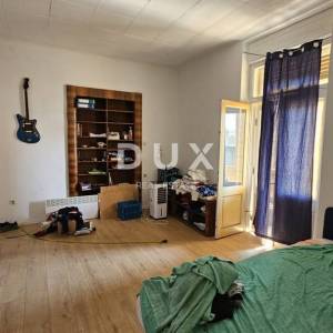 OPATIJA - Prostrani stan s pogledom u secesijskoj vili s puno potencijala, 152m2