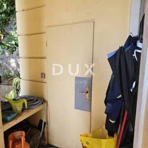 OPATIJA - Prostrani stan s pogledom u secesijskoj vili s puno potencijala, 152m2