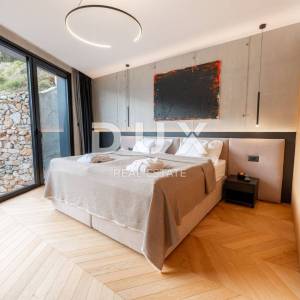 OPATIJA RIVIERA - remek djelo arhitekta - vila s unutarnjim i vanjskim bazenom, panoramski pogled na more