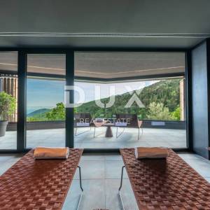 OPATIJA RIVIERA - remek djelo arhitekta - vila s unutarnjim i vanjskim bazenom, panoramski pogled na more