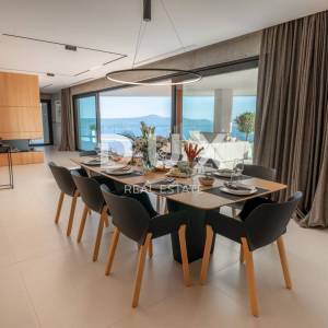 OPATIJA RIVIERA - remek djelo arhitekta - vila s unutarnjim i vanjskim bazenom, panoramski pogled na more
