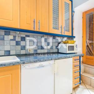 OPATIJA - Stan 2. RED OD MORA!! 140m2 s pogledom na Kvarner za najam