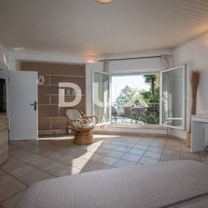 OPATIJA - Stan 2. RED OD MORA!! 140m2 s pogledom na Kvarner za najam