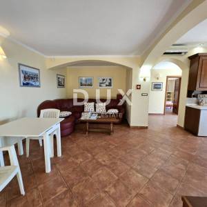 OPATIJA - stan 3S+DB 150m2 s pogledom na more i bazenom + okoliš 250m2