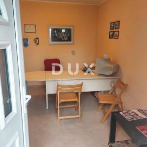 OPATIJA - stan 3S+DB 150m2 s pogledom na more i bazenom + okoliš 250m2