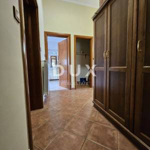 OPATIJA - stan 3S+DB 150m2 s pogledom na more i bazenom + okoliš 250m2