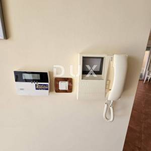 OPATIJA - stan 3S+DB 150m2 s pogledom na more i bazenom + okoliš 250m2