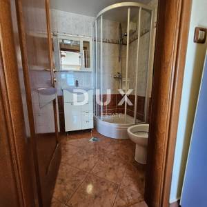 OPATIJA - stan 3S+DB 150m2 s pogledom na more i bazenom + okoliš 250m2
