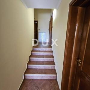 OPATIJA - stan 3S+DB 150m2 s pogledom na more i bazenom + okoliš 250m2