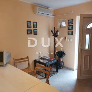 OPATIJA - stan 3S+DB 150m2 s pogledom na more i bazenom + okoliš 250m2